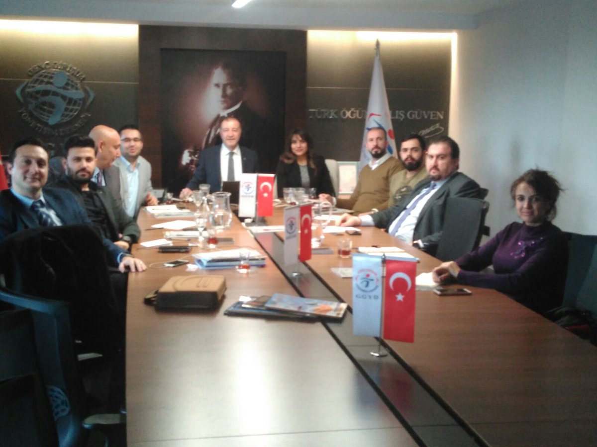ggydankara2003's tweet photo. Derneğimizin yeni yayın kurulu ilk toplantısını Yönetim Kurulu Başkanımız M.Nezih Allioglu başkanlığında yaptı. Kurulumuz toplantıda yeni döneme ilişkin önemli kararlar aldı. 
#ggyd #yayinkurulu #gencgirisim #globalgirisim #ggydcalisiyor https://t.co/lOxCP0sitH