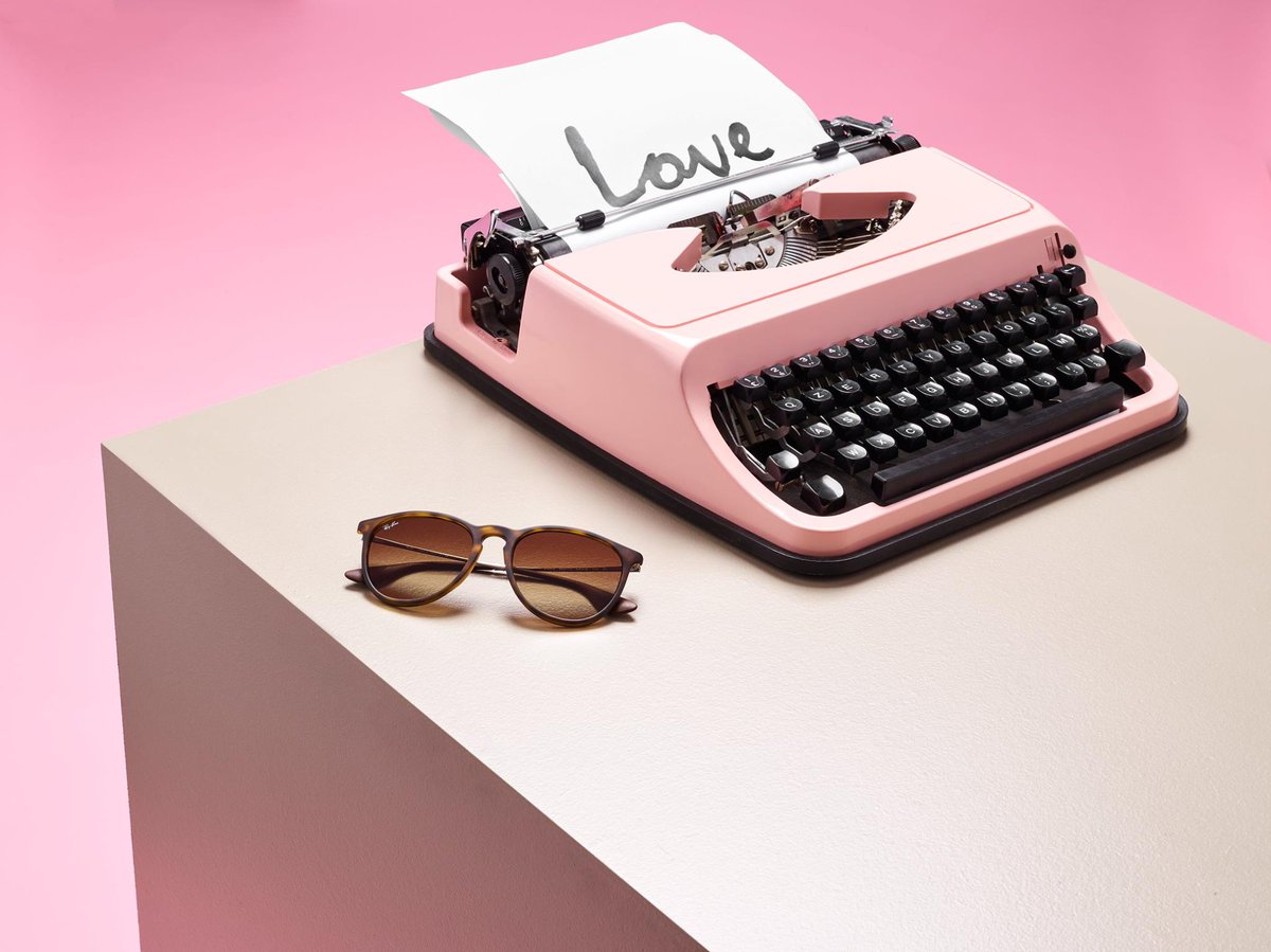 Things we love: 
1. Our 💕 Valentine's Day Gift Guide 💕
2. These Ray-Ban sunnies
3. Free expedited shipping on everything
4. The fact that all of this is available on Glasses.com 😎
Shop now: Link in bio.