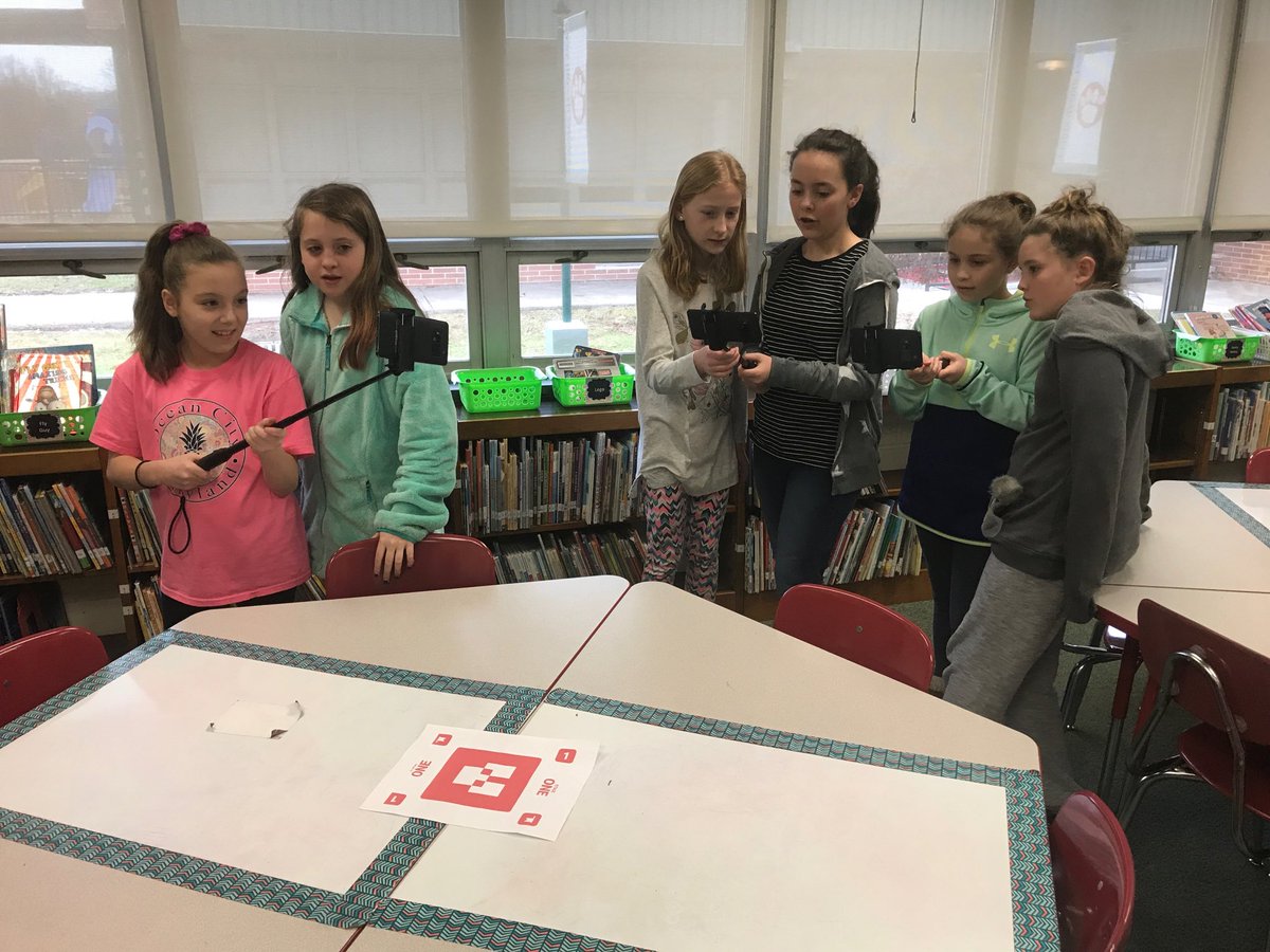 coachcr12's tweet image. Fifth grade students @SASD_WestBroad participate in Google AR pioneer program exploring the solar system! #sasdnext