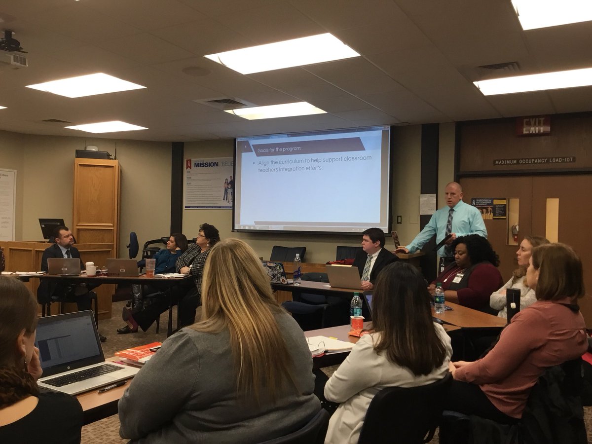 danabickley's tweet image. Sharing K-5 #techapps in @NISD with #nisdelem C&amp;amp;I so content specialists have an idea of what tech apps looks like in our schools AND how it supports instructional goals and 21st century skills - w/ @john_w_moran and @AT_Garrett #nisdect