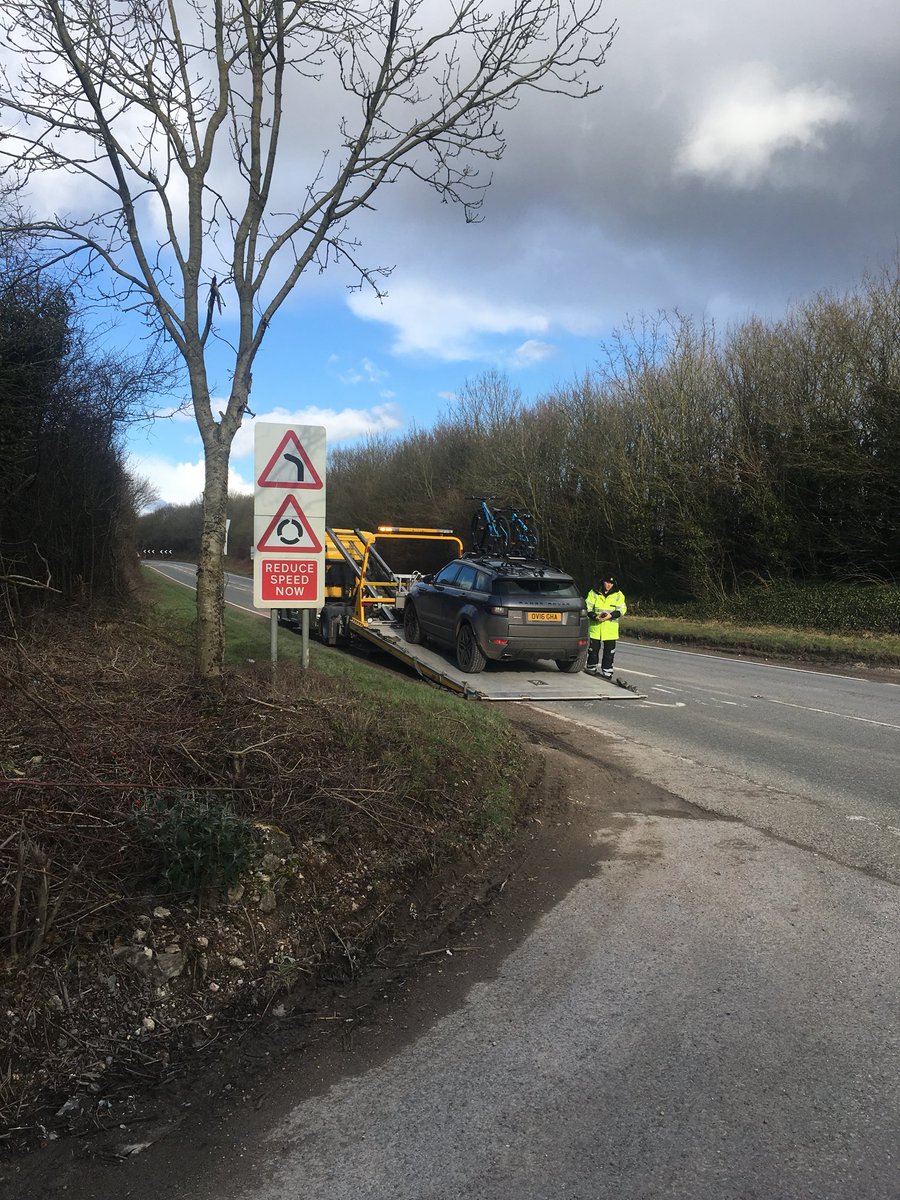 @LandRover_UK this is me broken down due to your incompetence. Sort it out.