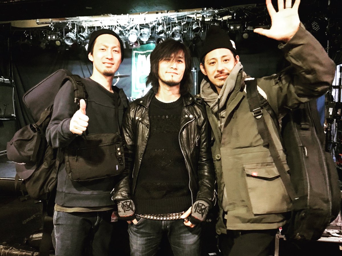 kz88dx's tweet photo. ・
・
ライブハウスやっぱえぇわぁ〜💕
・
かっこええわぁ💕
・
・
#hakaihayabusa
#ハカイハヤブサ
#bombfactory
#oneforpine
#animalrocksupport https://t.co/GTNLtzWuha