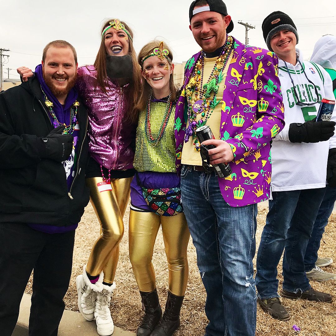 Reposting @ayymitchell:
...
"Sunday after Mardi is for thanking god that Mardi Gras only happens once a year 🙏🎉🍻📿💜💚💛⚜️
•
•
#stlmardigras #mardigras #mardigras2018 #4thtimesthecharm #beadsonbeads #coldaf #glitter #sequins #daydrinking #ohmy #laissezlesbontempsrouler