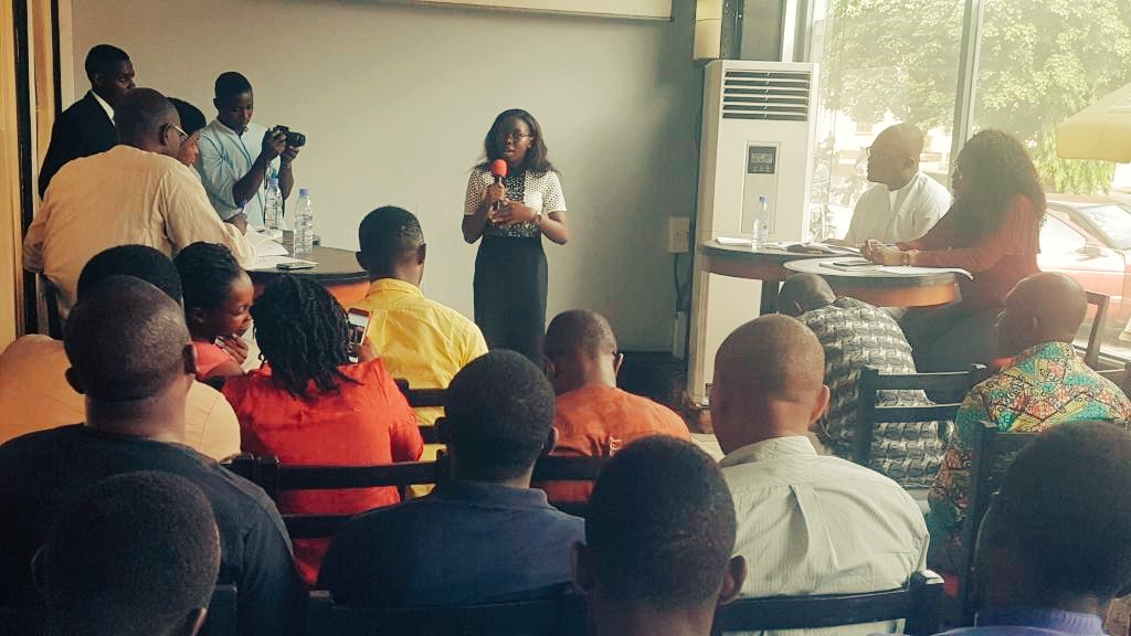 tchehowilliams's tweet photo. Elle c'est @mlle_elong, à 21ans elle finalise son MBA. Avec son équipe, elle lance @NowegoCmr qui remporte le #237BATrial du 10/02/2018 à #Douala. Tous membres de @237BAngels sommes fiers de voir notre #jeunesse qui s'active au #Cameroun... #237BASeeds #AngelInvestor #startup https://t.co/6YQAtlghx2