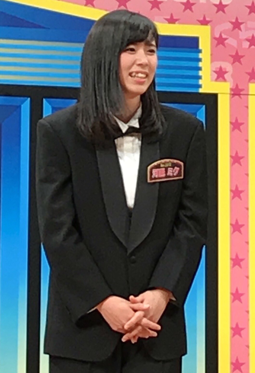 R 1グランプリ R 1ぐらんぷり 18 決勝進出者 河邑ミクさん 決勝への意気込み 普段 レポーター業が多いんですが ちゃんと 芸人やっていること をアピールをしたいです なんとか500万円もらいたいです よろしくお願いします R1