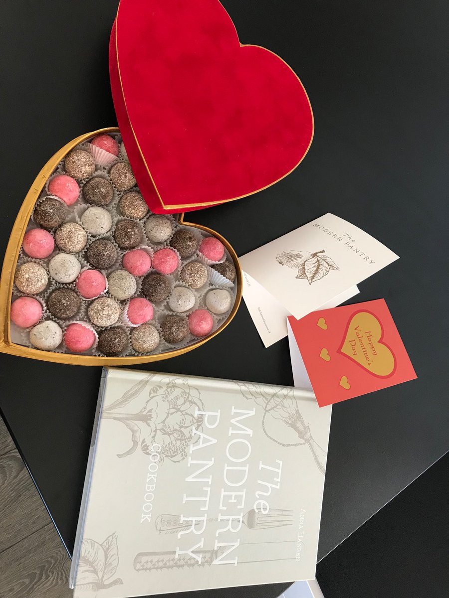 Phew it arrived.  Cannot wait to visit <a href="/sugarcuredprawn/">Anna Hansen</a> with my other half   <a href="/ChocsForChance/">Chocs for Chance</a>