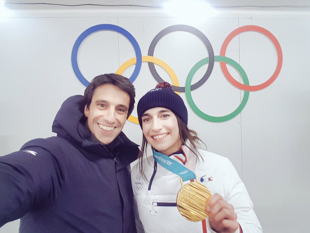 Bravo <a href="/LaffontPerrine/">Perrine Laffont</a>. Merci d'avoir lancé l'equipe <a href="/FranceOlympique/">FranceOlympique</a>. Un grand plaisir de partager ce moment avec toi ce soir ! #AllezLesBleus