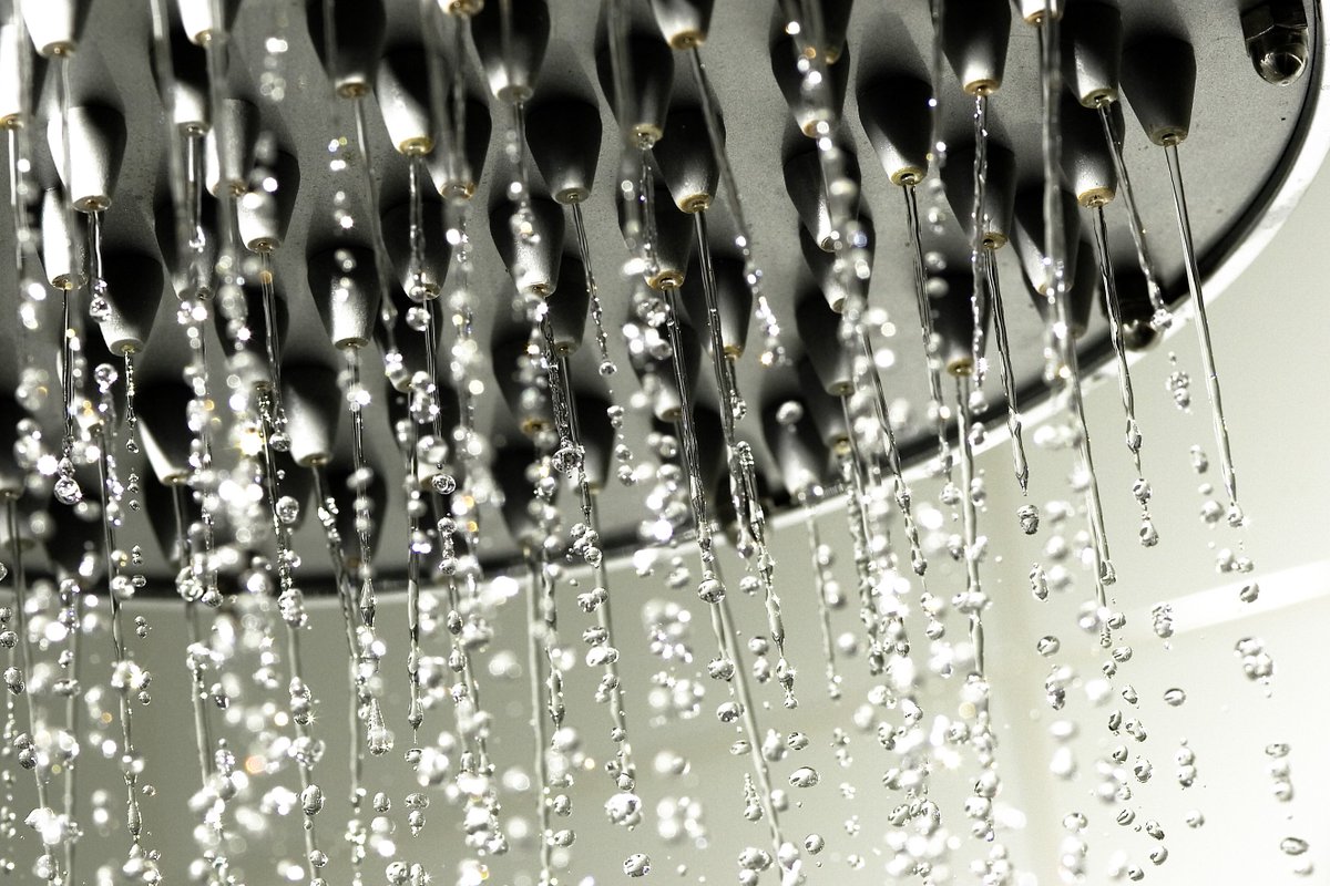 ShowerAdvisor's tweet image. 86% of Brits “enjoy a good old sing song in the shower” according to a new survey by @Furniture123 Apparently the top shower tune for Brits is Madonna's 'Like a Virgin' what do you sing along to? #SoapStudShowerStar ow.ly/ujft30ilipc