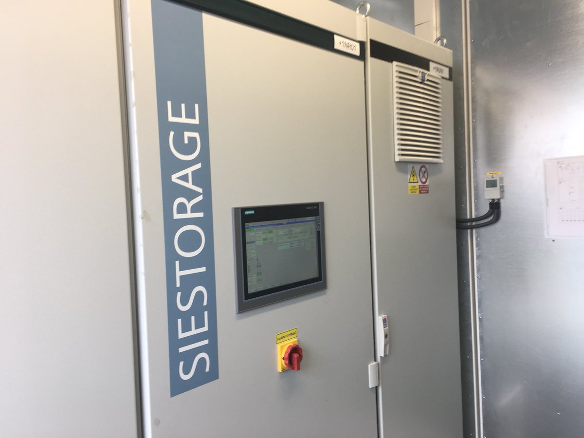 EduardPalisek's tweet photo. Today @SiemensCzech handed over currently the largest battery storage #SIESTORAGE to e.on in Mydlovary. Installed capacity is 1.75MWh #SmartCities https://t.co/R7lIkbvNXa