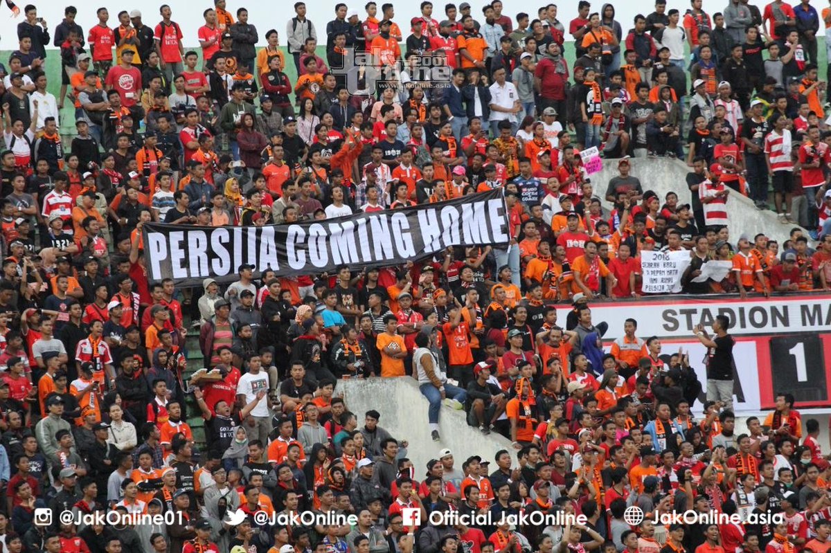 Sejauh-jauhnya pergi mengunjungi tempat lain. Kembali ke rumah adalah salah satu mimpi dan tujuan. Kali ini sudah didepan mata. Mari juara Persija Jakarta dan ramaikan SUGBK Jak! 👆 #PersijaSelamanya