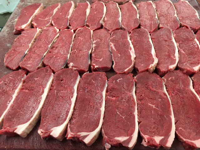 kittowsbutchers's tweet photo. Treat your loved one this Valentines Day with our Pork, Cornish Mead &amp; Passion Fruit special sausage just for Valentines!! 
As well as naturally aged sirloin, fillet , rib eye and rump steaks! 
https://t.co/3MsAhkeRdf #Crackin https://t.co/6a955iTLv0