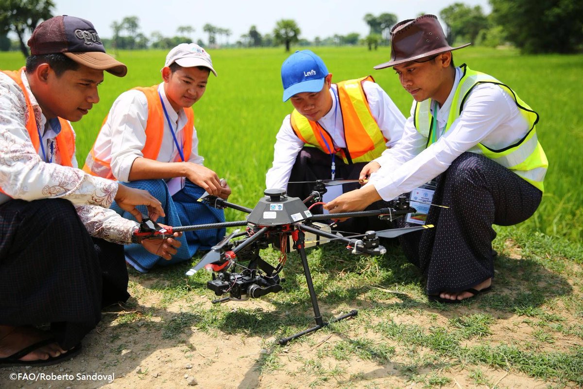 FAOKnowledge's tweet photo. Drones, data, food security: How UAVs offer new perspectives on agriculture 

Podcast 🔊 https://t.co/2E4oPMqeUY #ICT4dev #ZeroHunger https://t.co/sc8u2QV02T