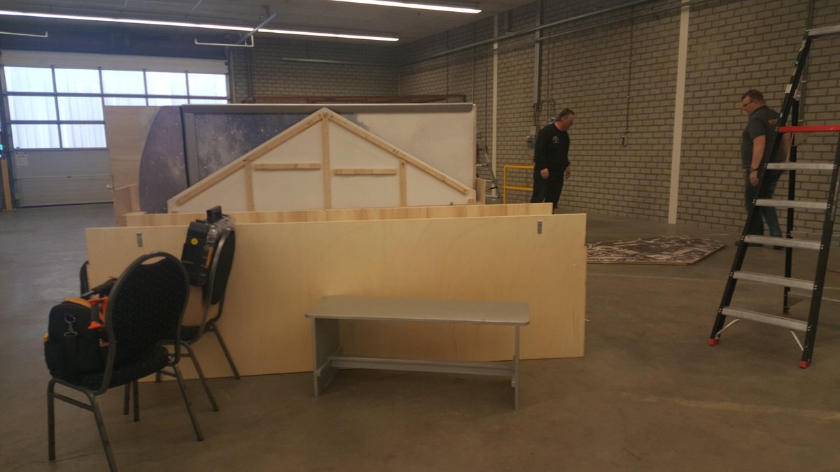 delta_werkt's tweet photo. Het opbouwen van #DeTijdmachine @Cedris is volop aan de gang! Dit voor onze netwerkbijeenkomst op woensdag 14/2 waar overheid, onderwijs, mensen en ondernemersschap centraal staan! Programma bekijken en aanmelden, kan hier: https://t.co/PjXURX1wIc https://t.co/syRhWFXkeQ