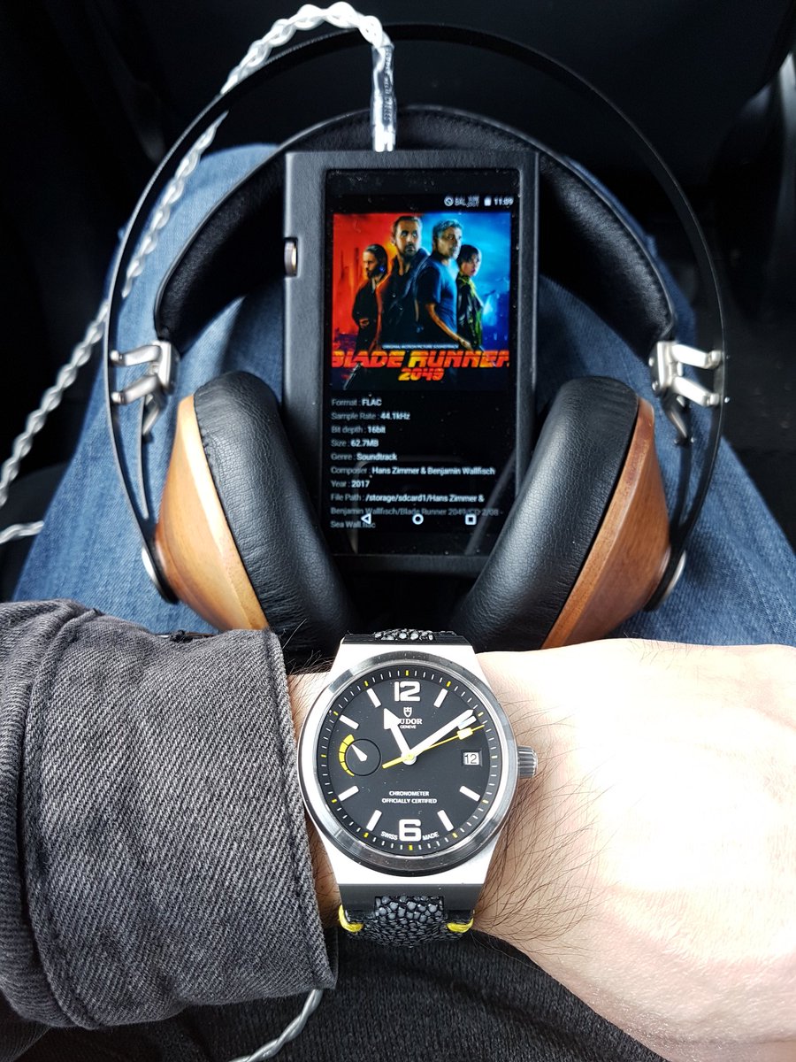 theoneinyellow's tweet photo. @audioheavenrev @MezeAudio Hey hey, #MezeAudio #Classics99 #headphones here, with #Onkyo #DPX1 #DAP in balanced mode!

Listening to the otherworldly &amp; adrenaline pump 'Sea Wall' piece, from #BladeRunner2049 score by #HansZimmer &amp; #BenjaminWallfisch🎧🔊💕

Also wearing my #TudorNorthFlag #timepiece/#watch⌚ https://t.co/QMHEKkbTNg