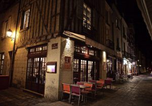 RESOEMPLOI's tweet photo. Centre-ville de Tours : le plus dynamique de France https://t.co/cVjZ3EWni5 #actu #chr https://t.co/hhstthZkDc