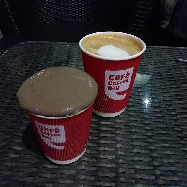 RumanaNazarali's tweet photo. What do you prefer - Coffee or hot chocolate?? I am in mood for some strong cappuccino.
.
#coffeelove #coffeecraving #coffeetime #coffeelover #anytimecoffee #coffeeforever #coffeeisbae #coffeeforsoul #coffeecup #coffee #hotcocoa #hotchocolate https://t.co/DunET7toin https://t.co/YaiB1RjpSS