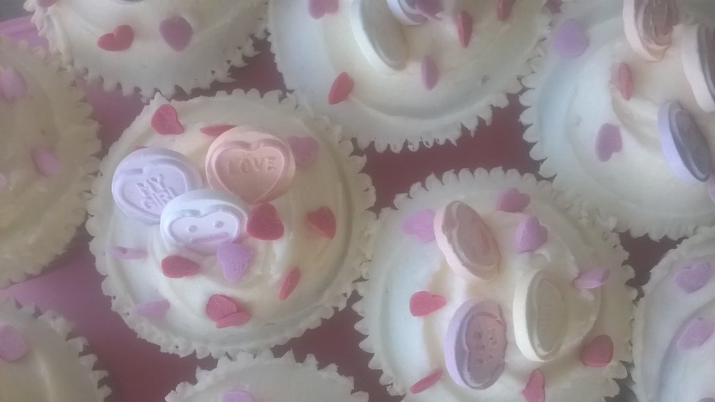 LittleOcean1's tweet photo. More love-ly cupcakes ❤💙💚💛💜 https://t.co/fbt7DOpMxN