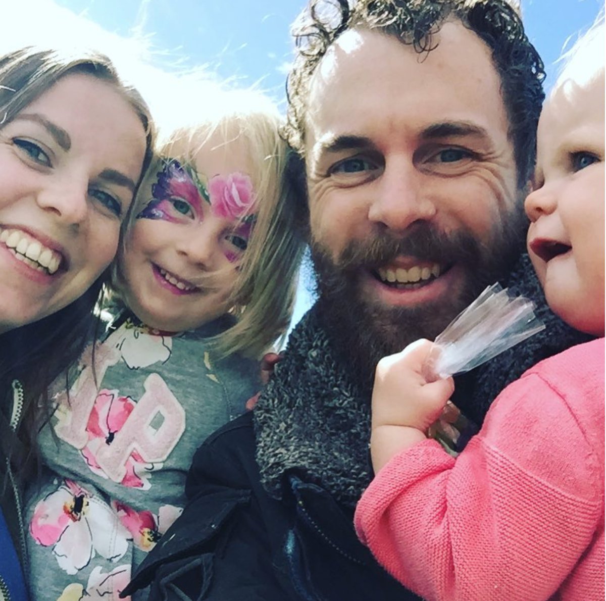 heads_together's tweet photo. "I realized how this marathon is just small obstacle. She could get through every day, look after herself and our two small children."

#TeamHeadsTogether runner Alex is running the @LondonMarathon for his wife who struggles with OCD, Anxiety &amp; Depression>https://t.co/wJEeowCw1c https://t.co/pvQAdoiM5P