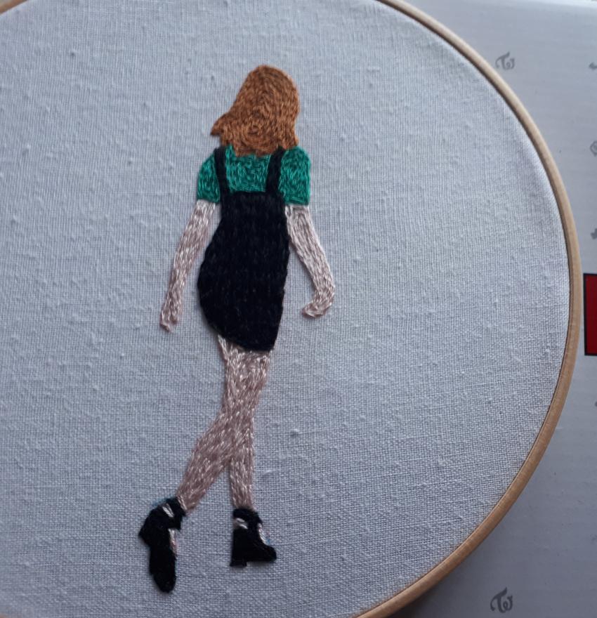 SubjectKpop2's tweet image. Wow someone sewn embroidery design of Mina's back view 😂 This is the first time i seen such idea

#TWICE #트와이스 #미나

m.dcinside.com/view.php?id=tw…