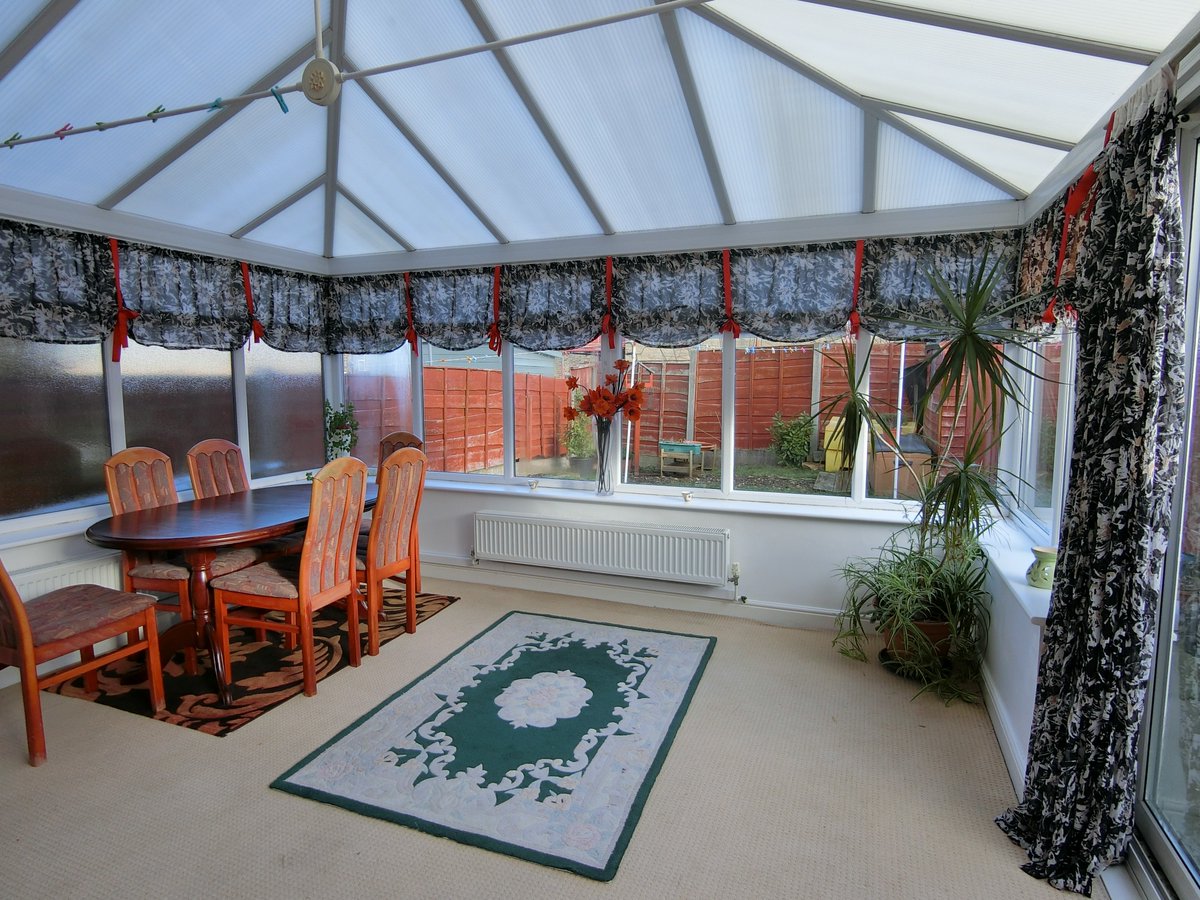 MJCResidential's tweet photo. Set in a pleasant cul-de-sac position is this 3 bedroom semi-detached freehold family home, situated in the popular area of #Cowlersley located within the #ColneValley. #ForSale #Huddersfield #OIRO 
Please call 01484535666 to book a viewing appointment.
https://t.co/7t0J1DHKCv https://t.co/K3SgwQrJKq