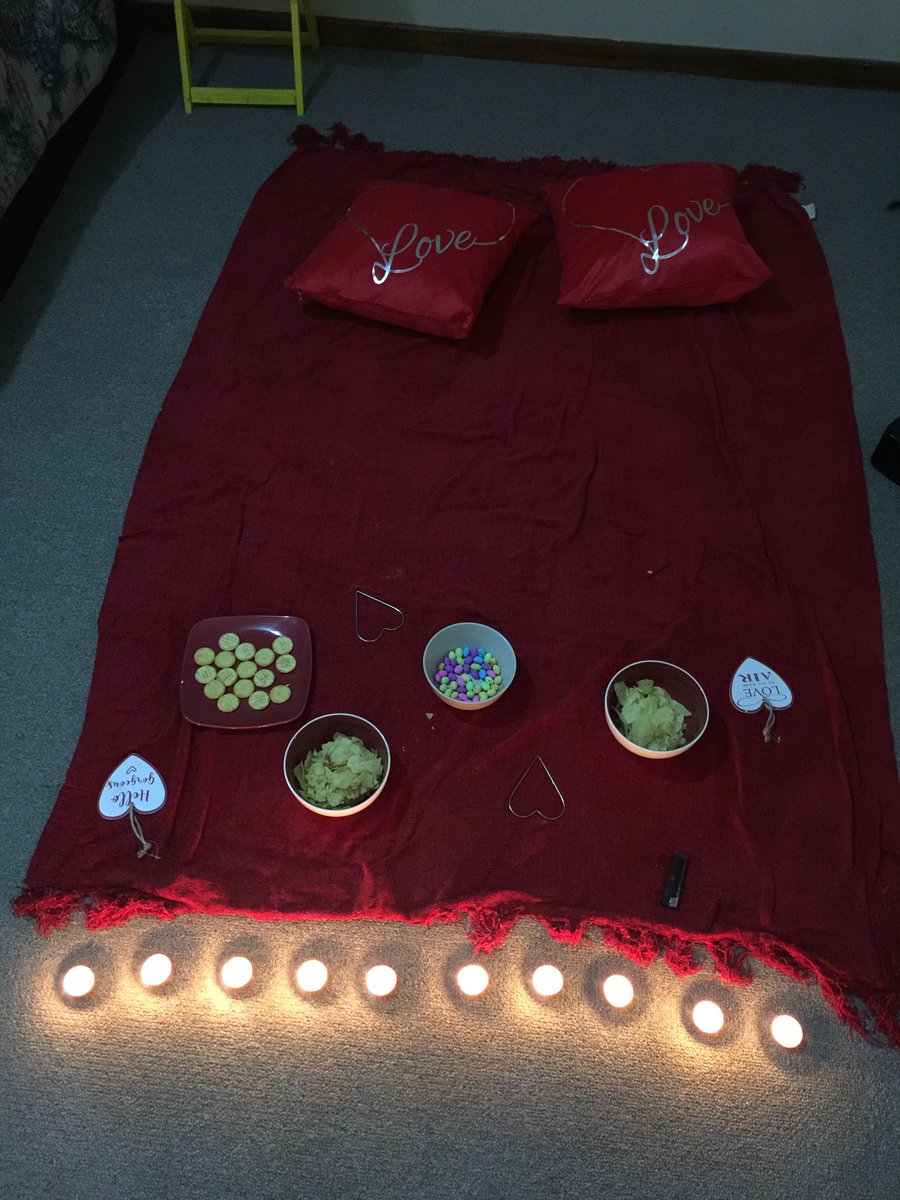 einstein335's tweet photo. Surprise Picnic by Candlelight. While some people are waiting on Valentine's to give them permission 😂 thank you Babe #love #romance #goals https://t.co/vhm4bFH9u6