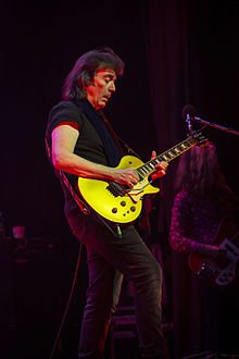 Happy Birthday Today 2/12 to former Genesis guitar great 
Steve Hackett. Rock ON! 