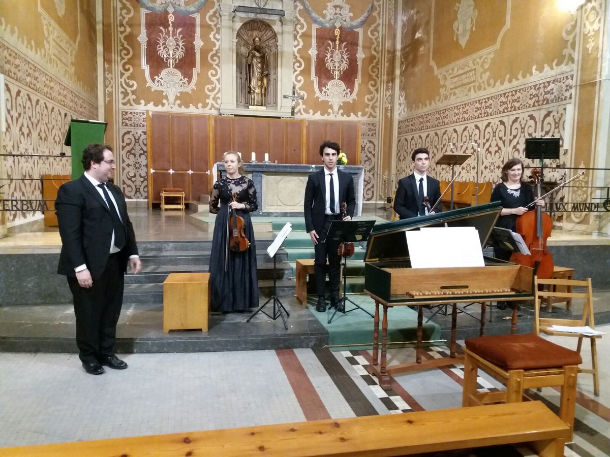 AIMBBarcelona's tweet photo. La Formació de l'@AIMBBarcelona "Il Giardino di Piacere" tocarà al @CCSants Teatre el proper diumenge 25 de febrer a les 18h. Música barroca per a tots. @BCNClasica @TimeOutBCN @catalunyamusica @BCNCulturaCAT @concerts #musicadirecte #barcelona https://t.co/Kt8DJdTPq2 https://t.co/i17LEE8dBH