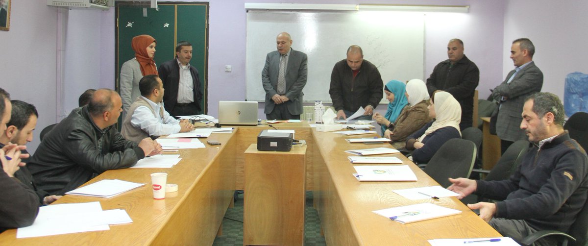 Albalqa_Applied's tweet photo. وحدة #التنمية وخدمة #المجتمع المحلي تعقد دورة تدريبيبة بعنوان " تدريب المدربين" لموظفي الجامعة 
#جامعة_البلقاء #تدريب https://t.co/fawMxbkpIh
