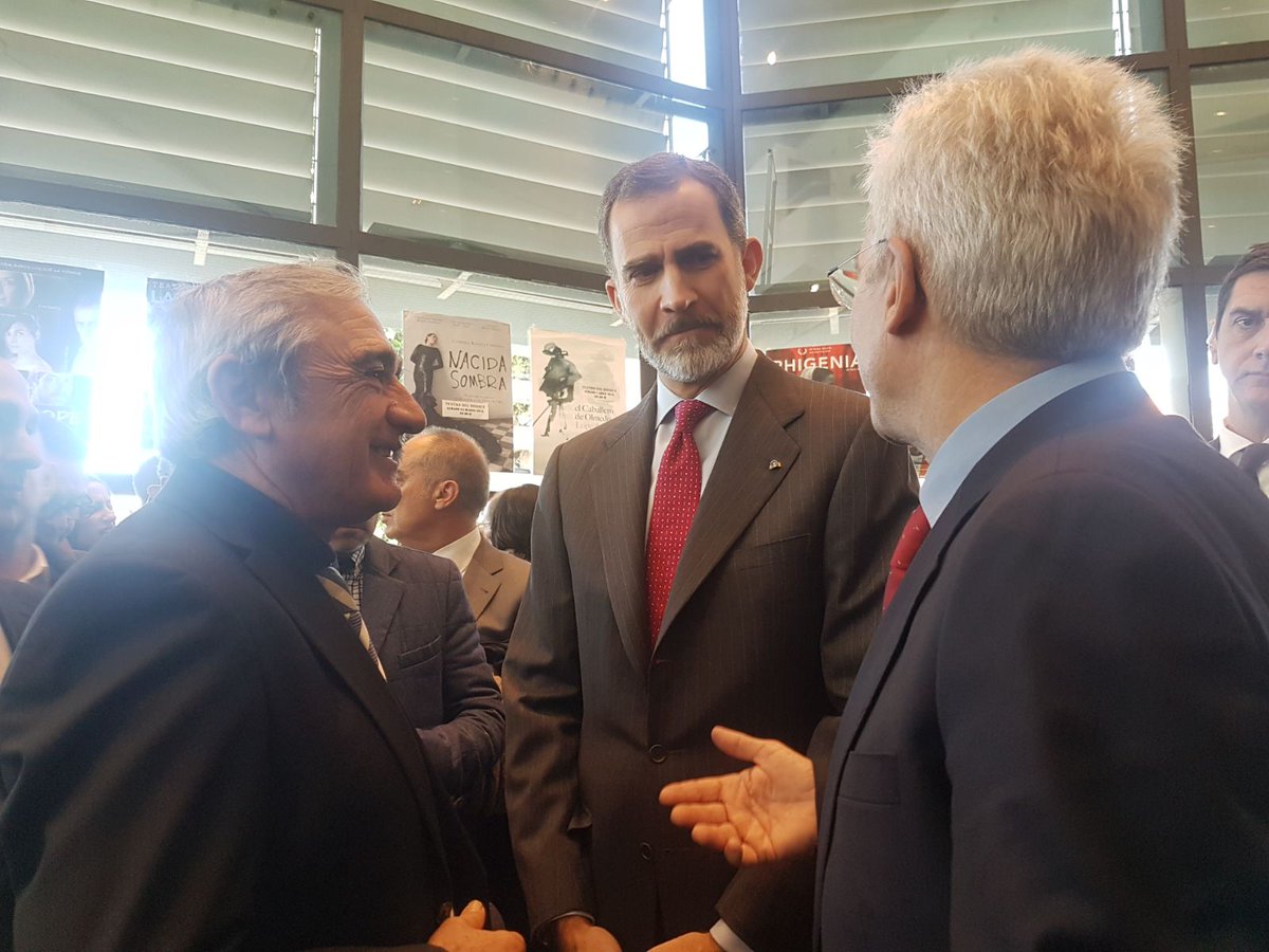 redinnpulso's tweet photo. El Rey Felipe VI, con la Co-Presidencia de #RedInnpulso en los Premios Nacionales de Innovación y de Diseño 2017 #PNID2017 en #Móstoles https://t.co/EmFld7vO7C