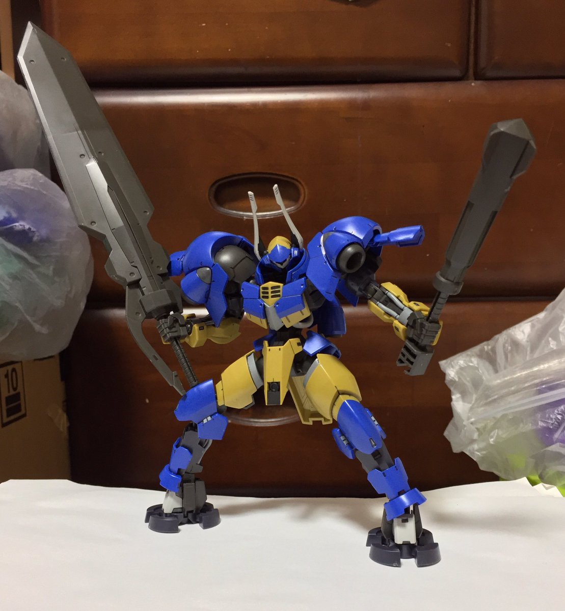 ট ইট র レミリア姉貴 前につくったヘルムヴィーゲ リンカーです 少し改造してあります でっかい剣と相まった重厚なスタイルが良いですね バッファロー形態にも変形 ヘルムヴィーゲ リンカー 鉄血のオルフェンズ ガンダム ガンプラ プラモデル