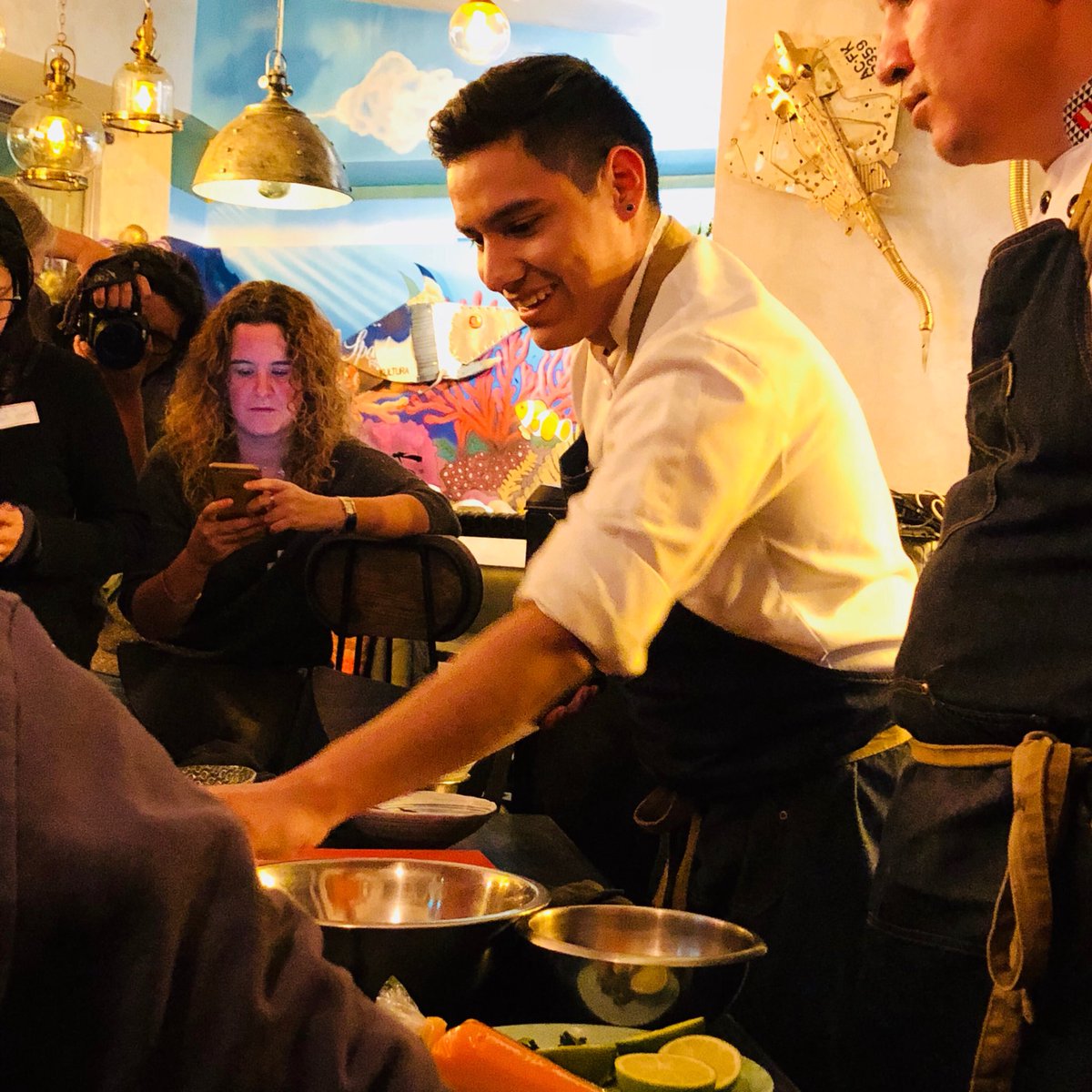 KechuaMadrid's tweet photo. El secreto de nuestra cocina: Cocinar desde el corazón 👨🏻‍🍳 #ExperienciaKechuaFusión #KechuaSabeAPerú ¡Feliz semana! 🍝 https://t.co/d6QKJd4buw