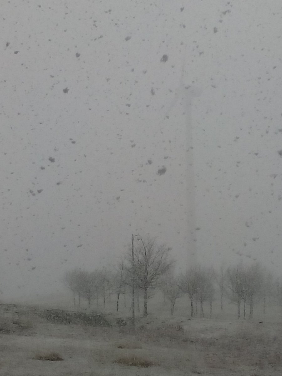AitorSSM's tweet photo. Viendo nevar en @PTAlava https://t.co/d8uOpFFVle