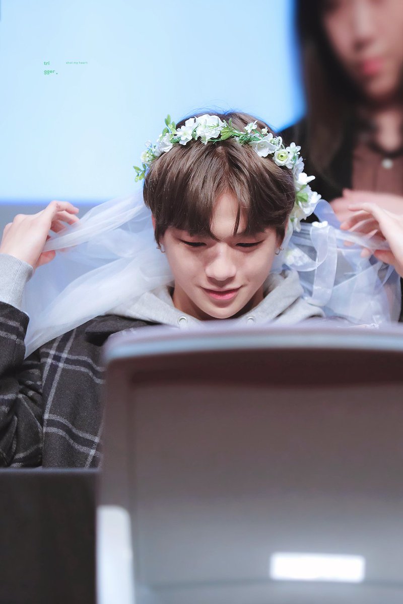 LoveDALK1210's tweet photo. #복면을궤뚫는_금촉딴니
#강다니엘 #복면가왕 #KangDaniel 
 https://t.co/DcIm4mskbg