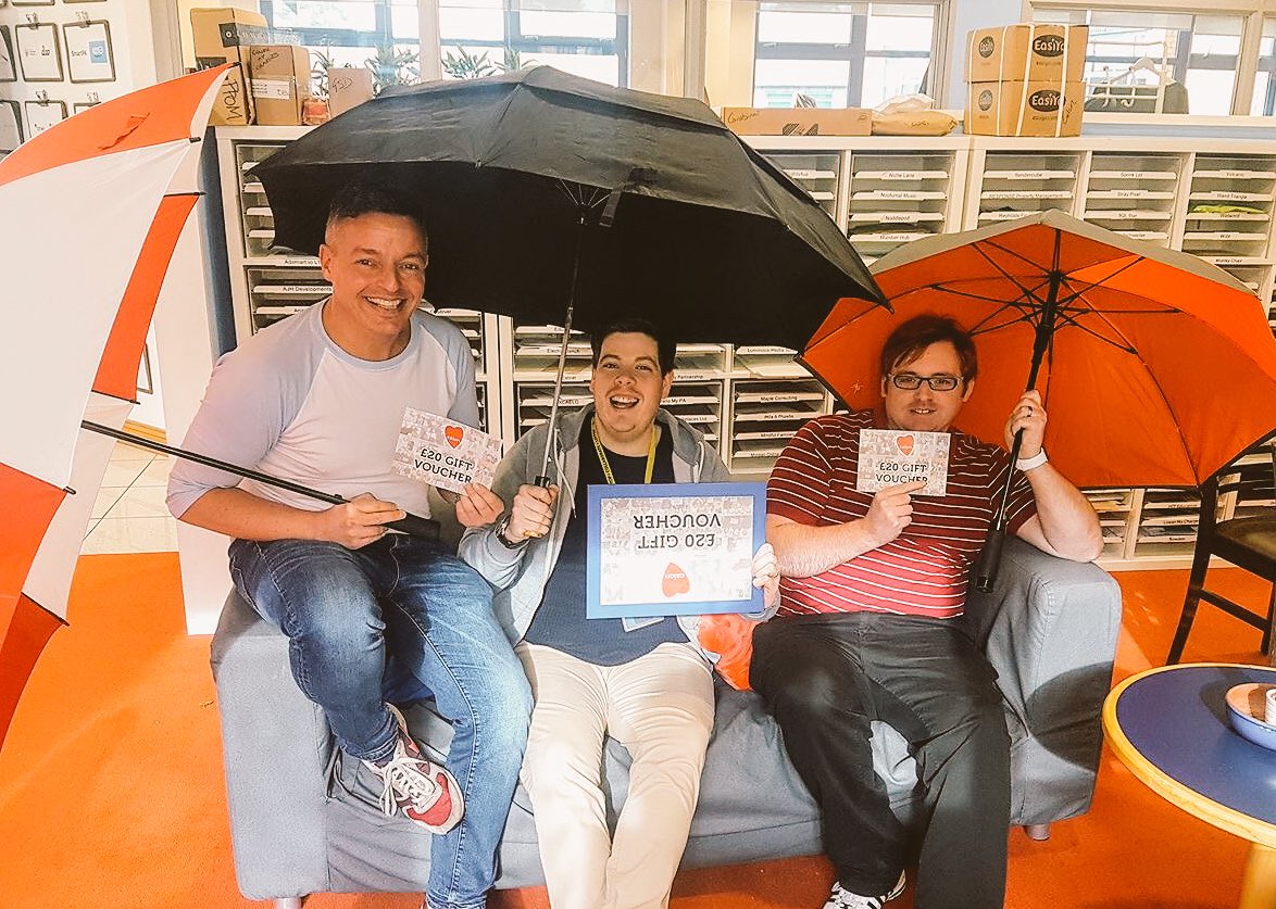 JamMcGowan's tweet image. Dayle from #Activeman and Pete form @xanthestudios won member of the month July! So we recreated the Friends sofa.... obviously.