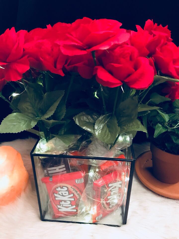 Buy your Valentine a gift and have us deliver it on Valentine’s Day!! Starting today at 11am in the Bonnie lobby!!