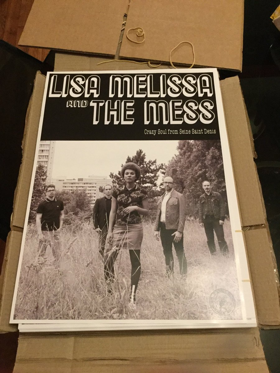 On reçoit des cartons. 
Sympathique 
Lisa Mélissa and The mess yeah.