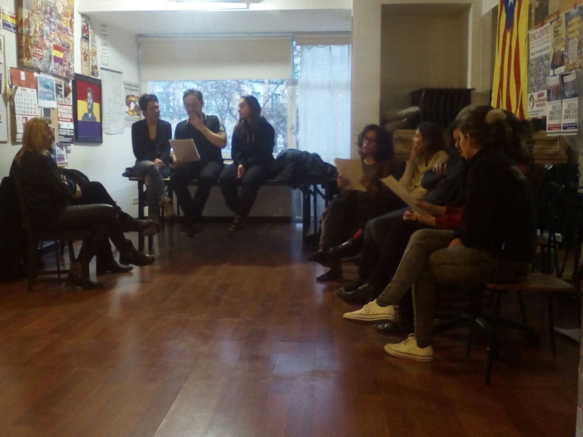 galanaitana's tweet photo. Las #SesionesAbiertas han sido emocionantes: actrices y actores entregados en el mejor espacio de Madrid para conectar con #Memoria #Tradición #Contemporaneidad ¡Gracias compas del movimiento Memoria Histórica por acogernos en Carretas! https://t.co/wQRKHzD77P