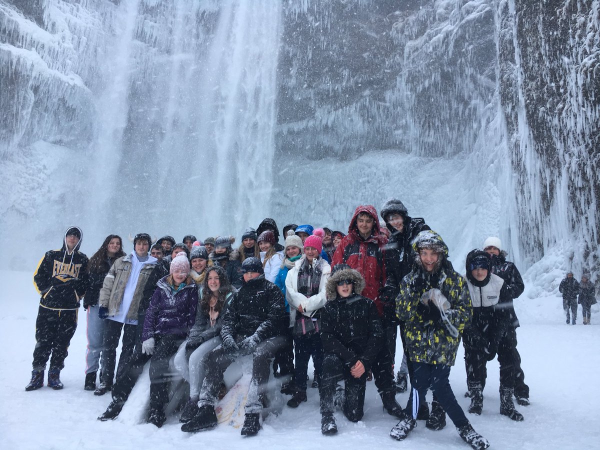 MartinHighPE's tweet image. Iceland 🇮🇸 2018

Waterfall still flowing in a very frozen surrounding with lots of snow ❄️ 

On to the glacier 👍