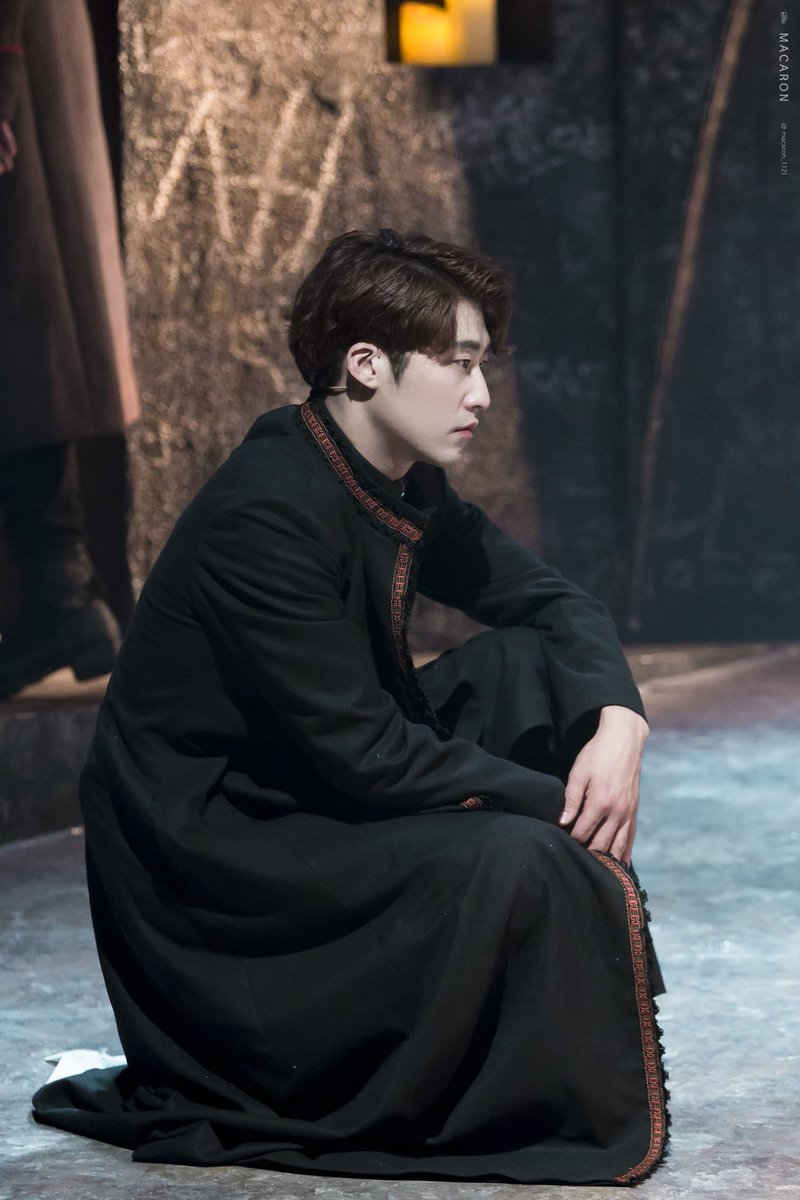 마카롱 tweet media