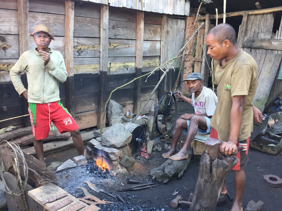 brandonsemel's tweet photo. It's #MadagascarMonday! Weekly market days are great opportunities to see some unusual sights. These men are kicking it old school with their home made #forge for tool construction and repair #HokiesforLemurs @kataylett @IleMadagascar https://t.co/LJH87DRmiT