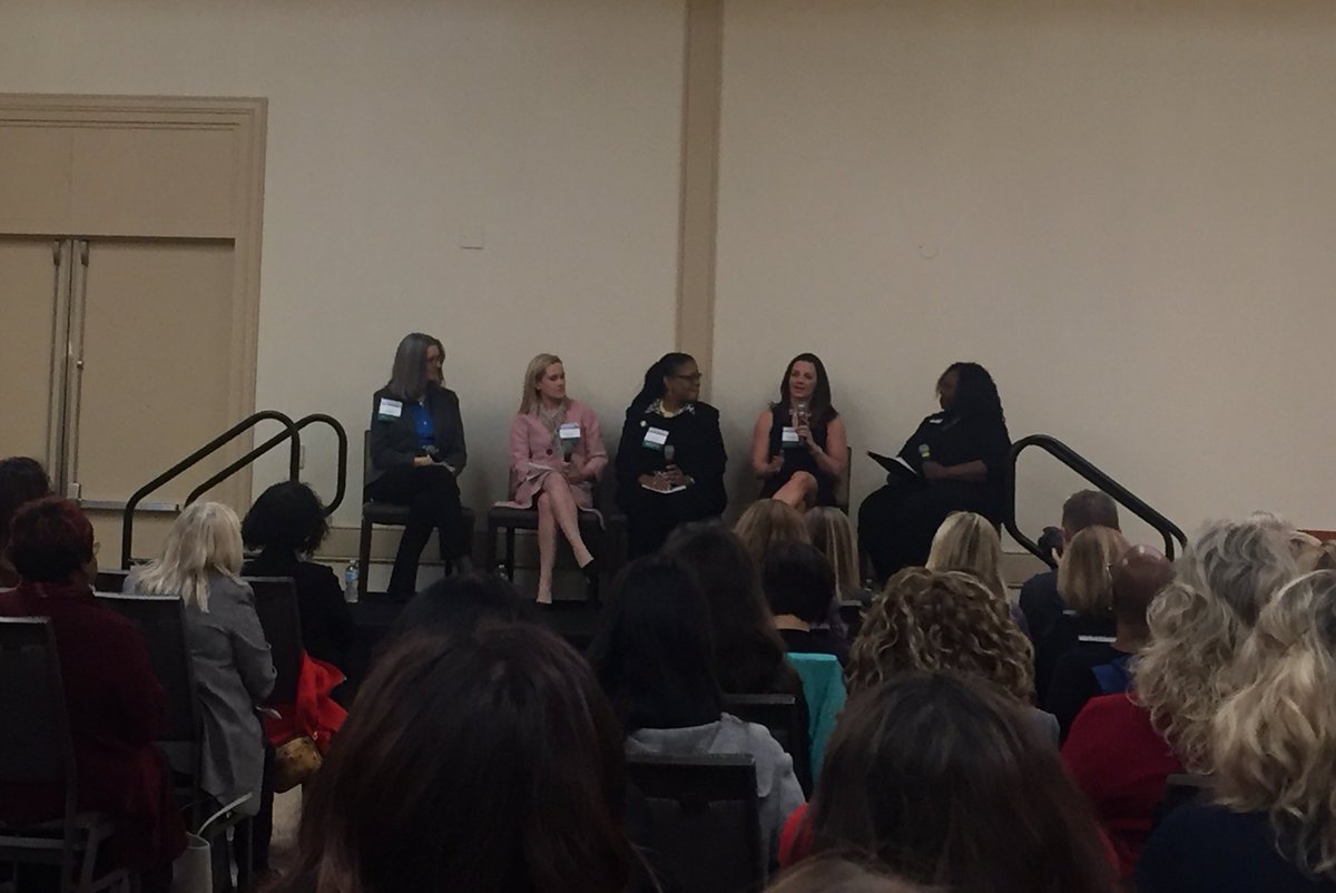 Our #MentoringMonday panel is starting now 🗣