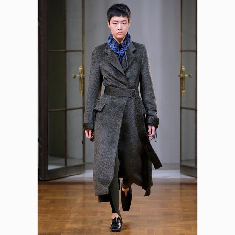 Dün New York’da #VictoriaBeckham Sonbahar/Kış koleksiyonunu tanırtırken ailesi en önden izledi 🤩 <a href="/victoriabeckham/">Victoria Beckham</a>  <a href="/CruzBeckham/">Cruz Beckham</a>  
#victoriabeckham #NYFW #originelmag