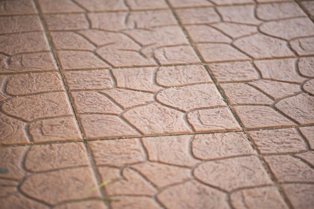 قريبا الخرسانة المطبوعة - Stamped Concrete الخرسانة الملونة  المطبوعة(المختومة) للأرضيات هي تقنية حديثة لمعالجة أسطح الأرضيات التقليدية  وبديل عن الرصف بالحجر الطبيعي المكلف #ديكور #ارضيات #amppaints