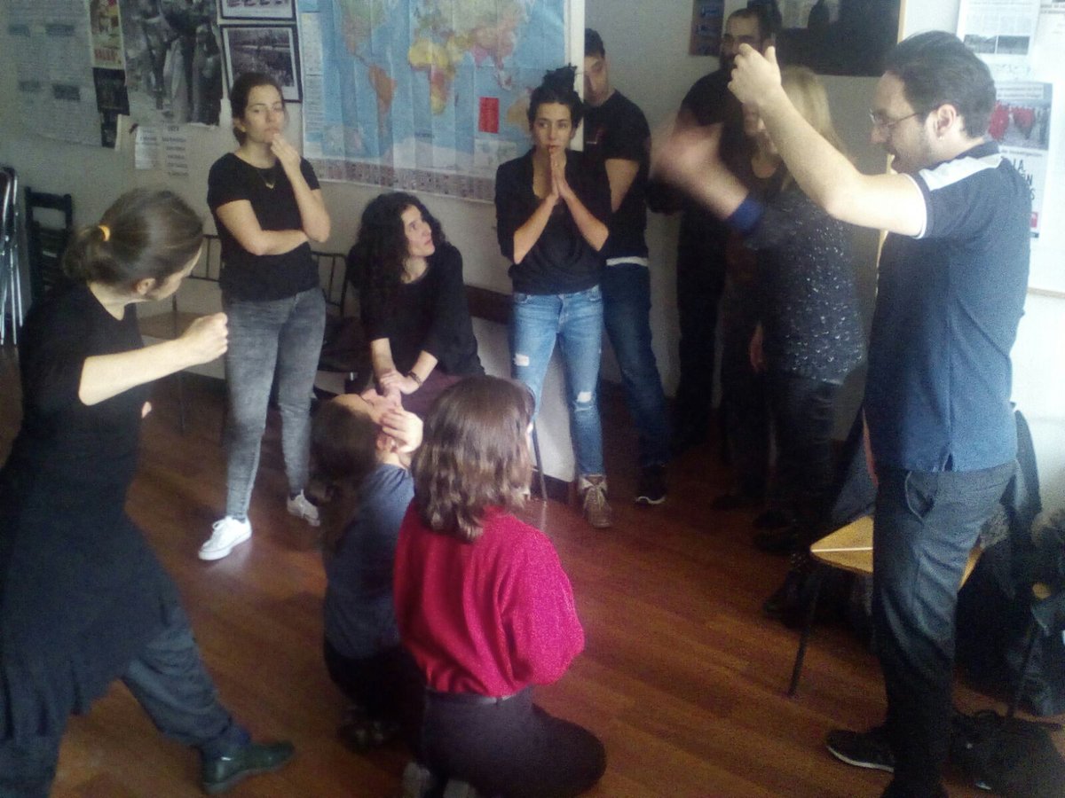 laradicalteatro's tweet photo. #SesionesAbiertas en el local de Carretas. Muy agradecidos a la #PlataformaContraLaImpunidadDelFranquismo por acogernos en su espacio y felices con las actrices y actores que han trabajado con nosotros estos días! https://t.co/NiacshB8Nf