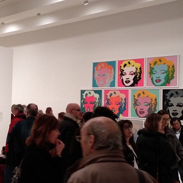 Éxito de acogida en la exposición de #andywarhol en @caixaforum #art #popart #warhol #incovermagazine #incover bit.ly/2EDtaS8