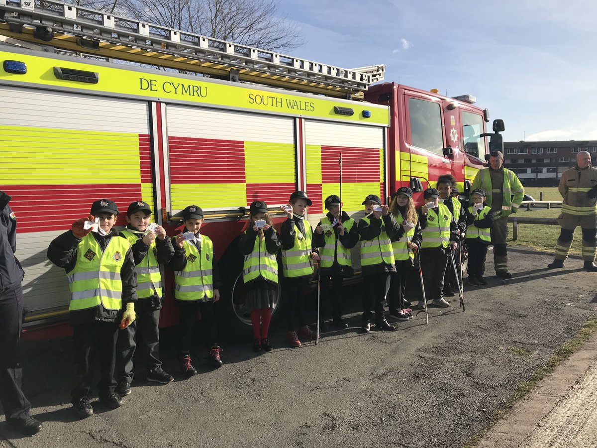 heddlugwent's tweet image. Ein Swyddogion Heddlu Bach allan ar batrôl yn #Ringland - mwy yma: goo.gl/uqEm4o @gpminipolice @gpinspsdavies @gpalway @gpmaindee @NewportCouncil @NewportCityH @MelinHomes  @SWFRS_FireCrime #OpAsh