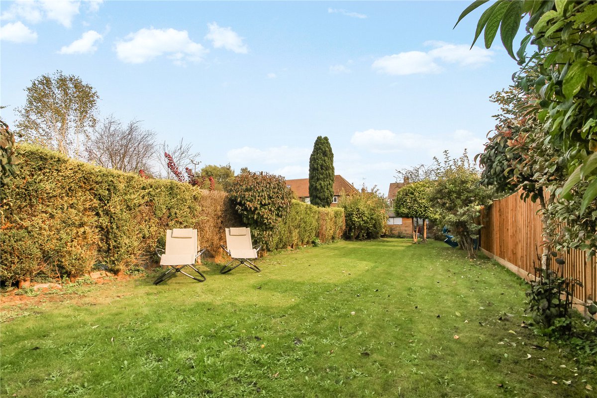 Located close to Oxted town centre,  this chain free property features a fabulous modern kitchen that's a real focal point to the home. bit.ly/HCFeb2