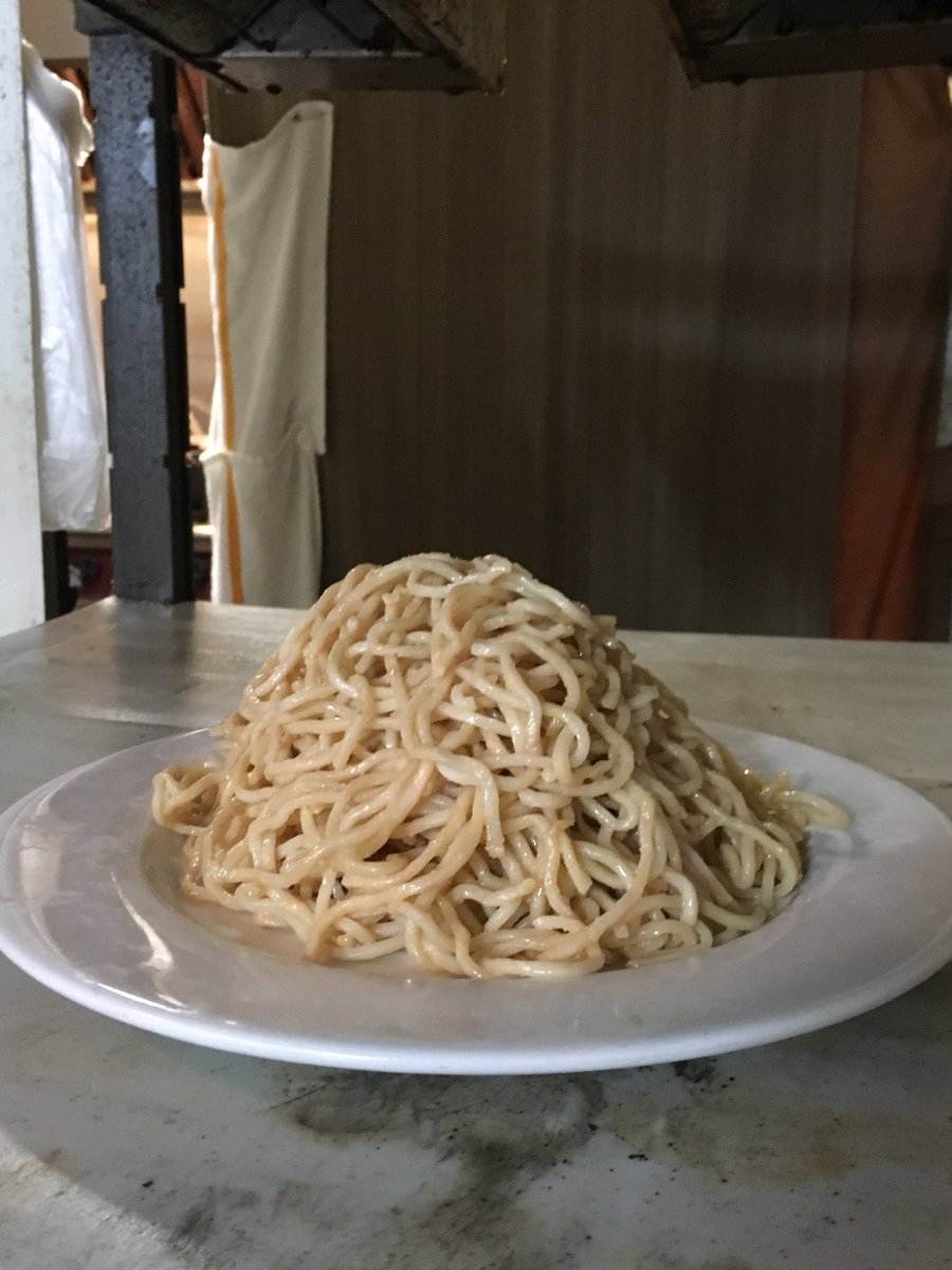 christineniSF's tweet photo. LOVE today’s #bayarearevelations shoot! A secret kitchen, roasted crab and these 🌎 famous #garlicnoodles. Mama An was the first to make the noodles in SF! #houseofan #thanghlong @CrustaceanBH @nbcbayarea @RevelationsNBC #foodies https://t.co/ImbHsL6JG0