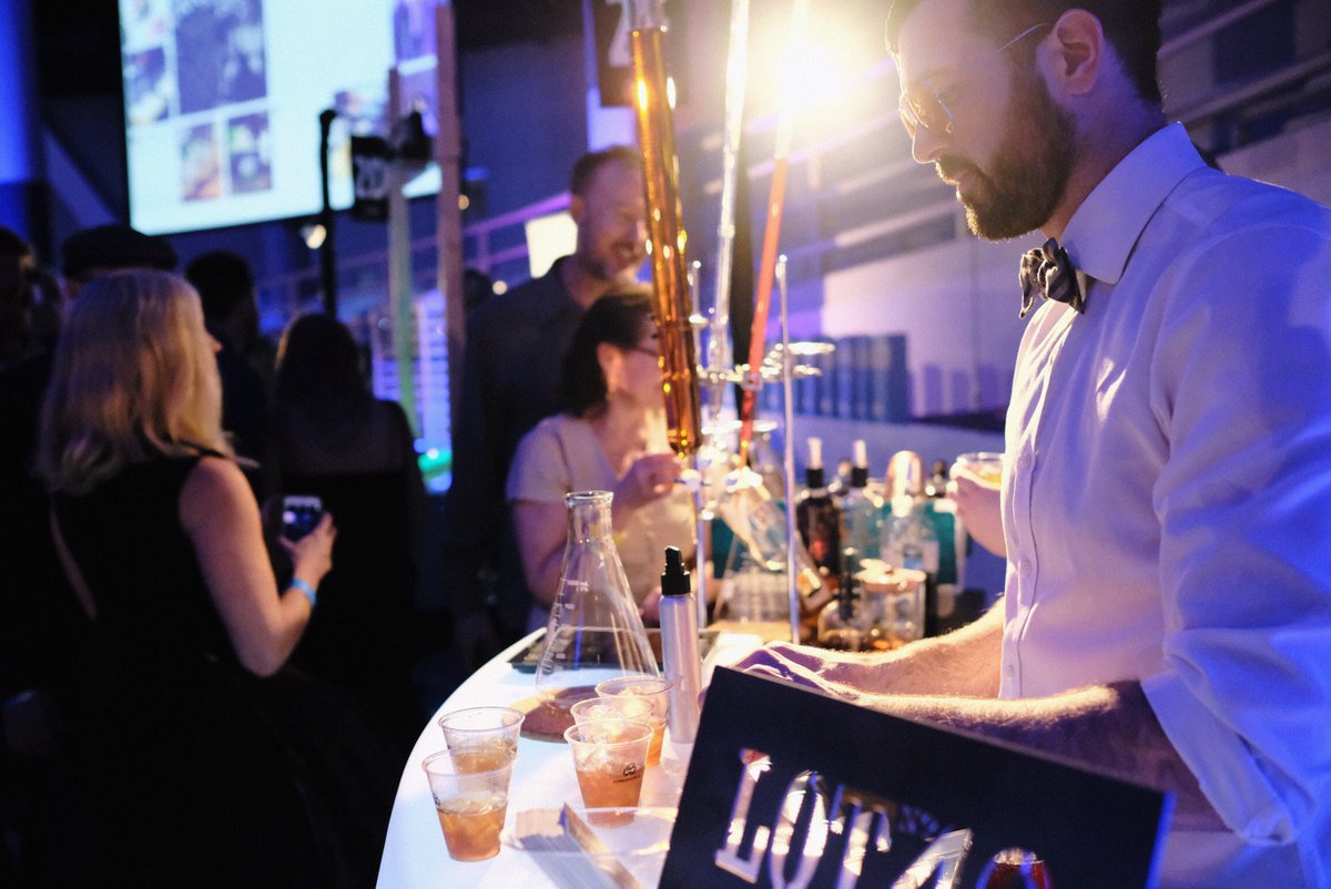 3rd annual <a href="/scienceworldca/">Science World</a> #ScienceOfCocktails 🍸 fundraiser for @swgiving highlights yvar.ca/soc18