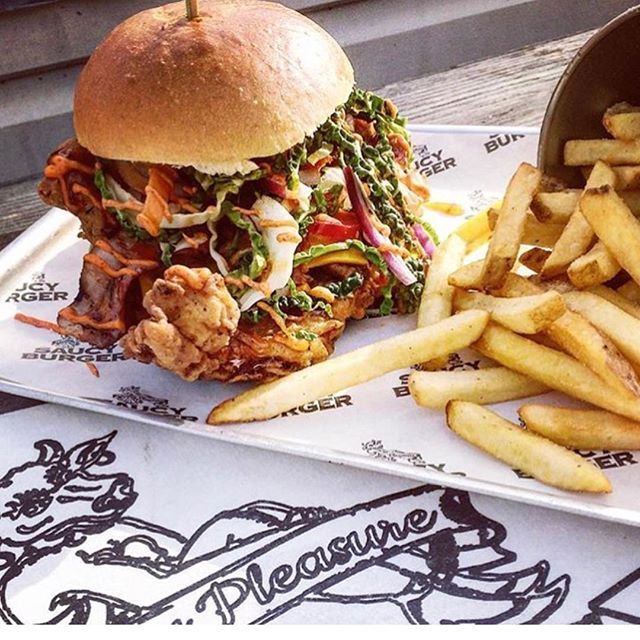 Don’t forget our starter, Burger, fries and a drink for £12.95 deal is on all day today! 😍🐔🍴 #mondaymotivation #chicken #fries #burger #saucy #saucydeal #sunderland #burgerporn #foodporn ift.tt/2CedcZj